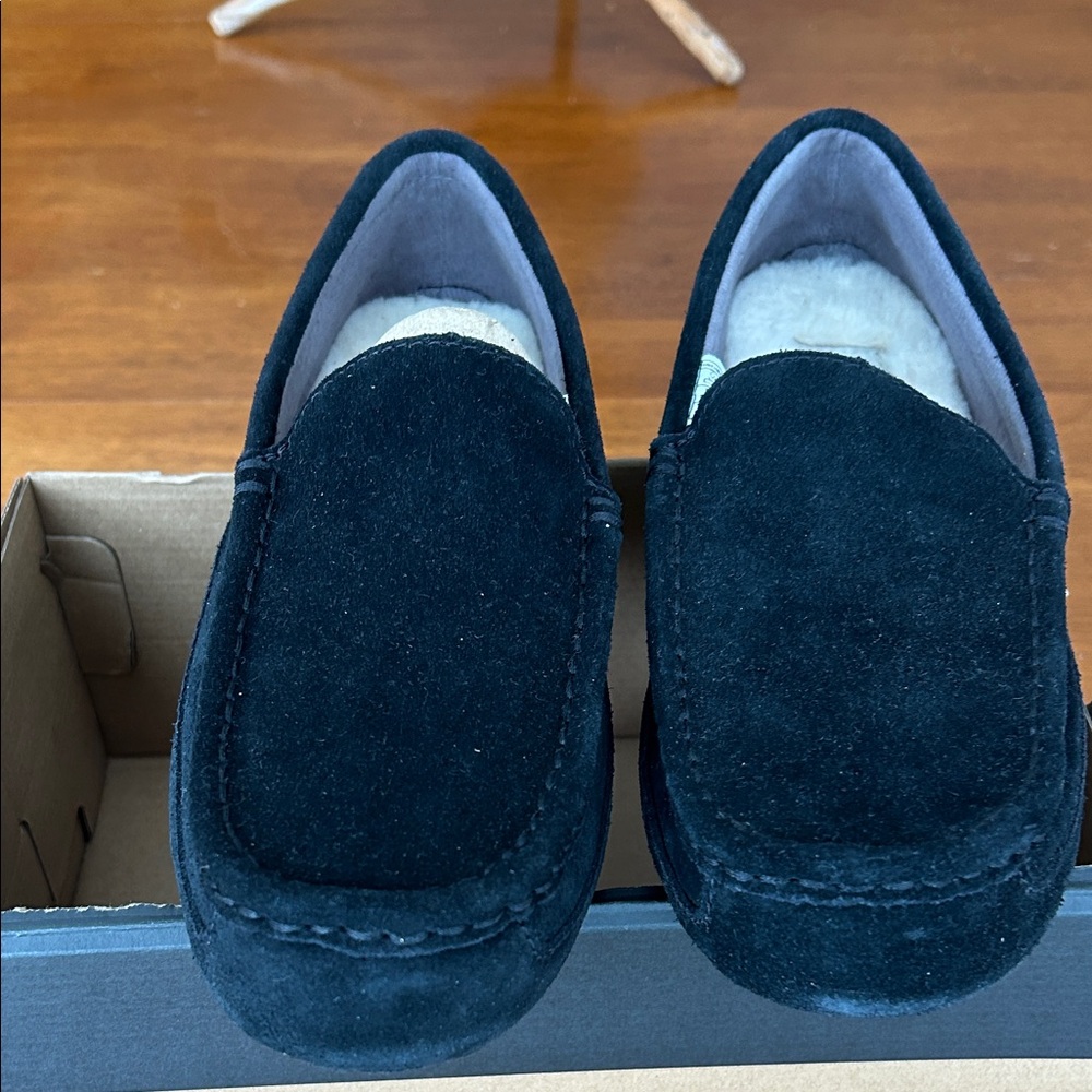 UGG Men's Black Suede Loafers new with tag. Natural Fur insole